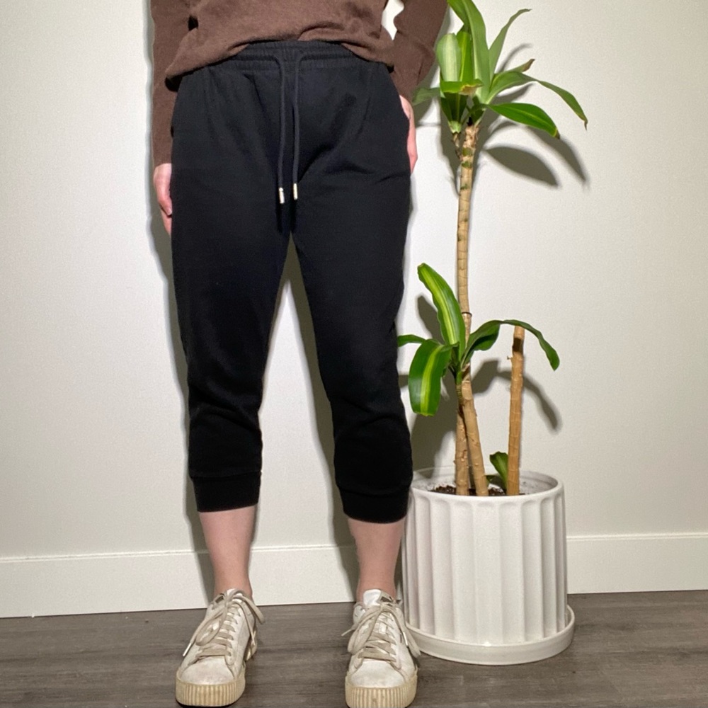 Garage Black Jogger Capris Sweat Pants - Medium